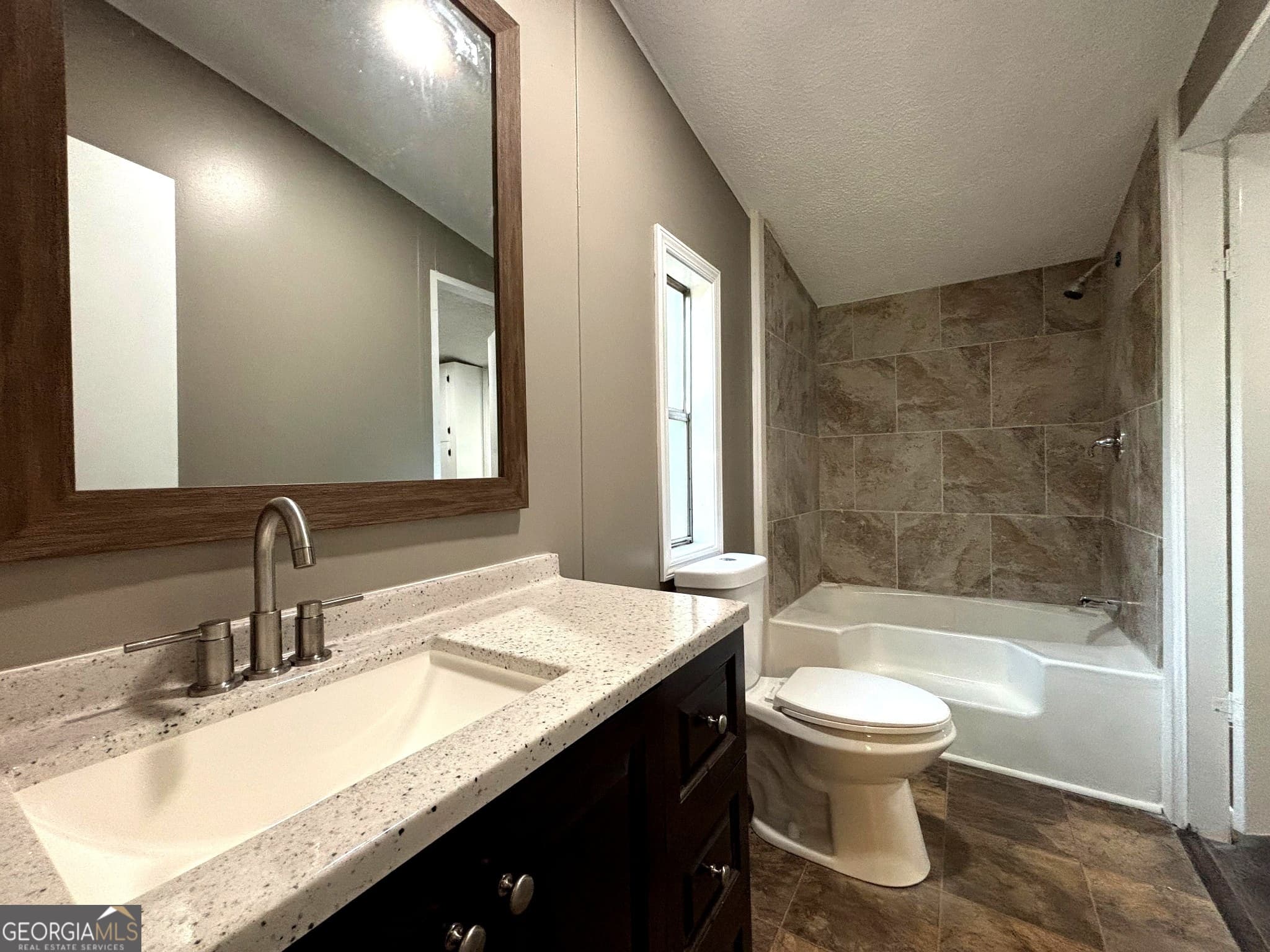 2 bedroom, 2 bathroom, 1,400 sq ft manufactured home,single family residence for sale at 69 Pawnee Path, Locust Grove, GA 30248 — photo 6