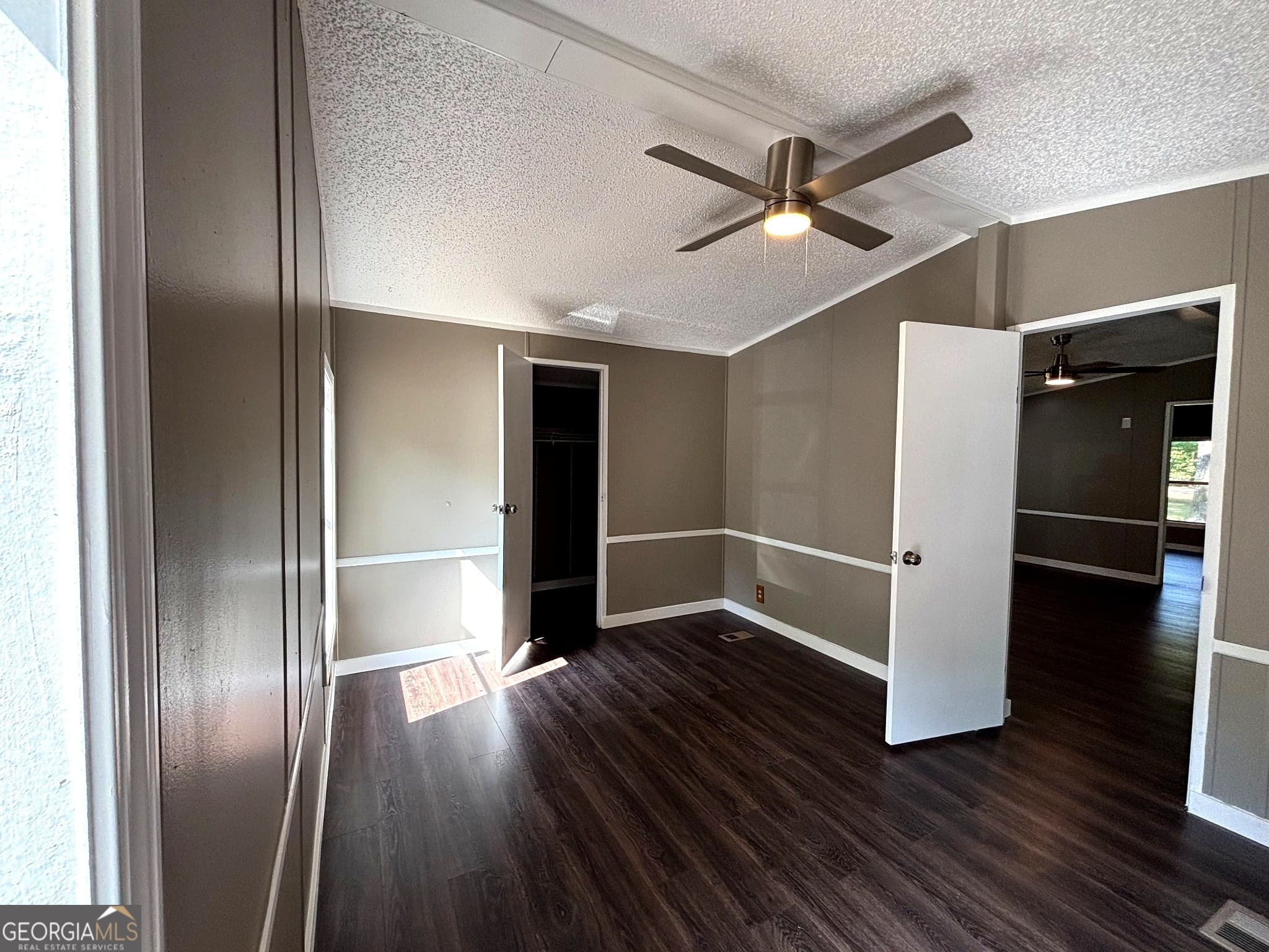 2 bedroom, 2 bathroom, 1,400 sq ft manufactured home,single family residence for sale at 69 Pawnee Path, Locust Grove, GA 30248 — photo 5