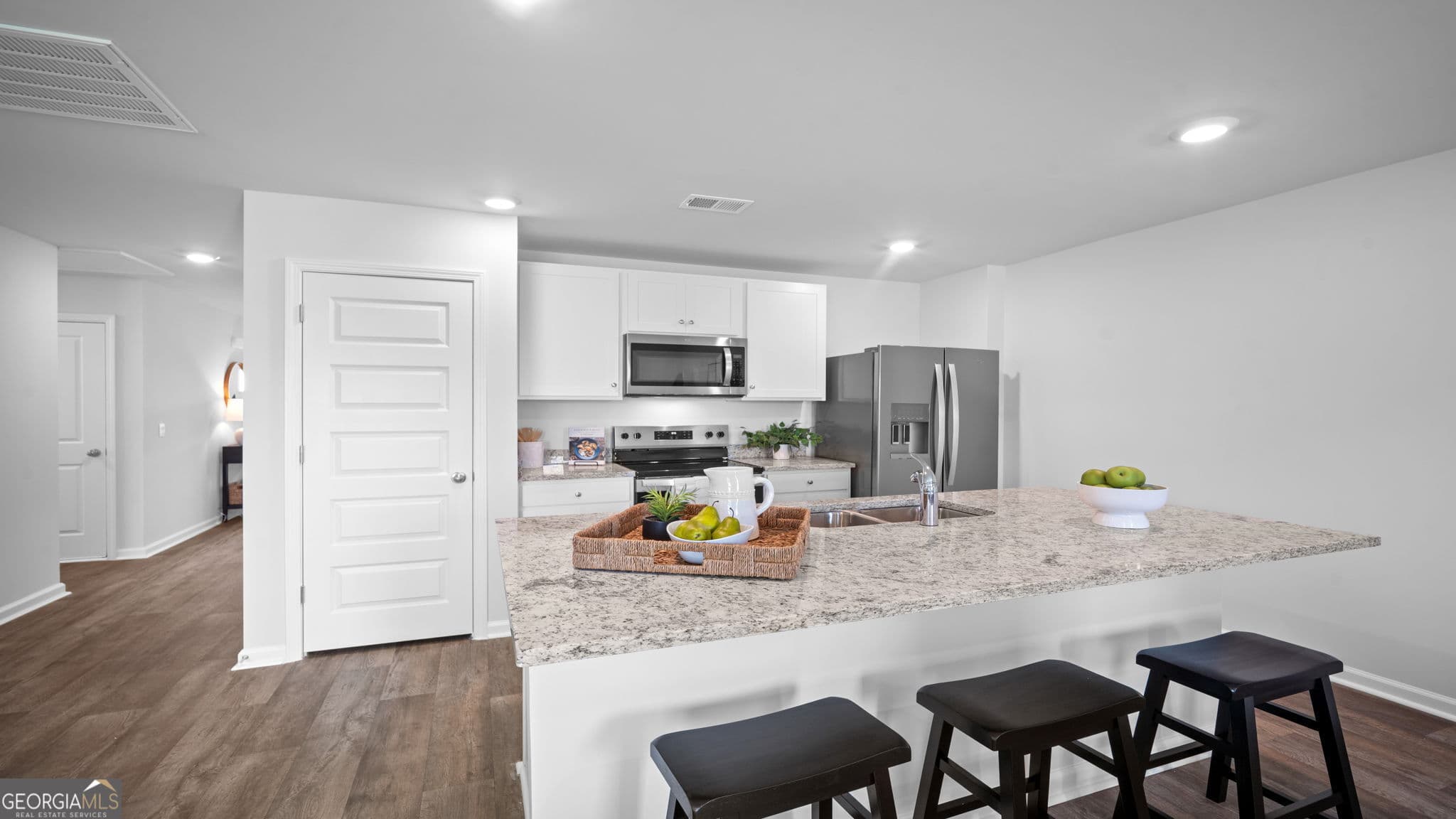 4 bedroom, 2 bathroom, 1,497 sq ft single family residence for sale at 138 Hollingsowrth Loop, Statesboro, GA 30461 — photo 6