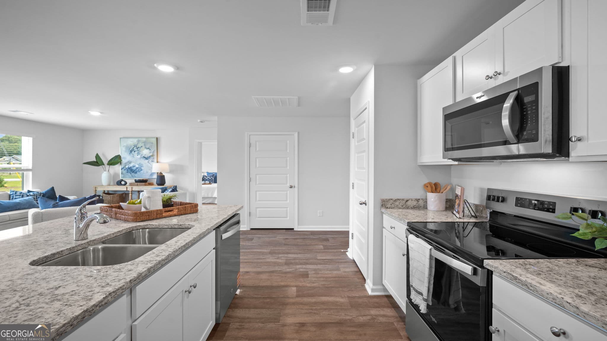 4 bedroom, 2 bathroom, 1,497 sq ft single family residence for sale at 138 Hollingsowrth Loop, Statesboro, GA 30461 — photo 4
