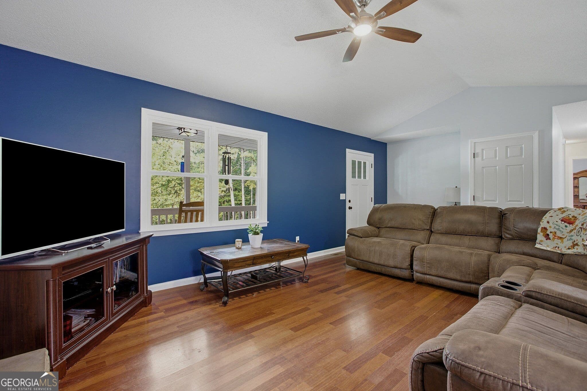 3 bedroom, 3 bathroom, 1,884 sq ft single family residence for sale at 13 Black Water Drive, White, GA 30184 — photo 5