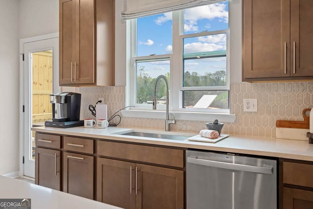 3 bedroom, 3.5 bathroom, 1,893 sq ft townhouse for sale at 2696 Dreycott Lane, Lawrenceville, GA 30043 — photo 8