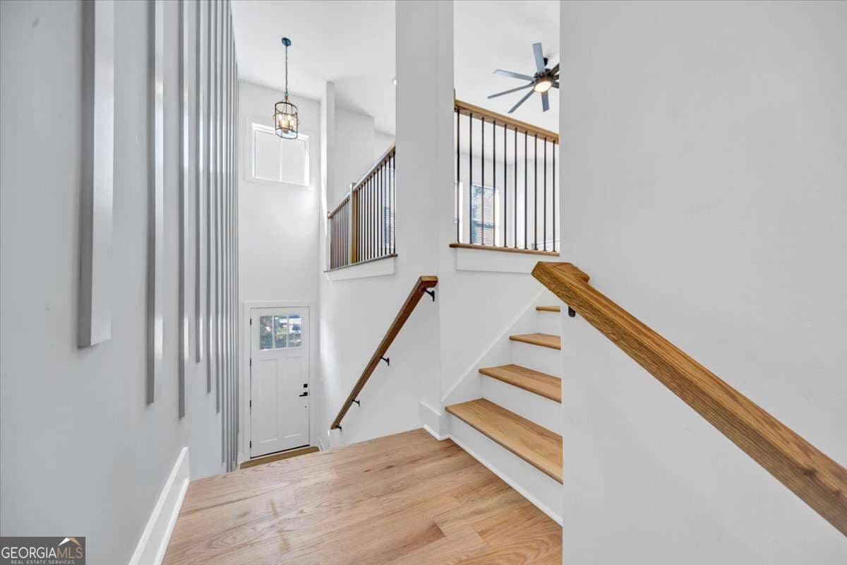 3 bedroom, 3.5 bathroom, 2,700 sq ft townhouse for sale at 237 W Marietta Street, Canton, GA 30114 — photo 6