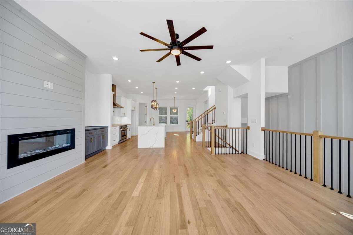 3 bedroom, 3.5 bathroom, 2,700 sq ft townhouse for sale at 237 W Marietta Street, Canton, GA 30114 — photo 9