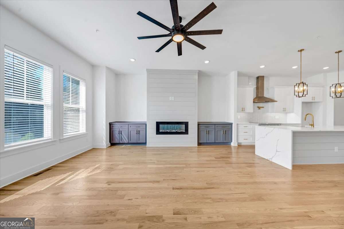 3 bedroom, 3.5 bathroom, 2,700 sq ft townhouse for sale at 237 W Marietta Street, Canton, GA 30114 — photo 8