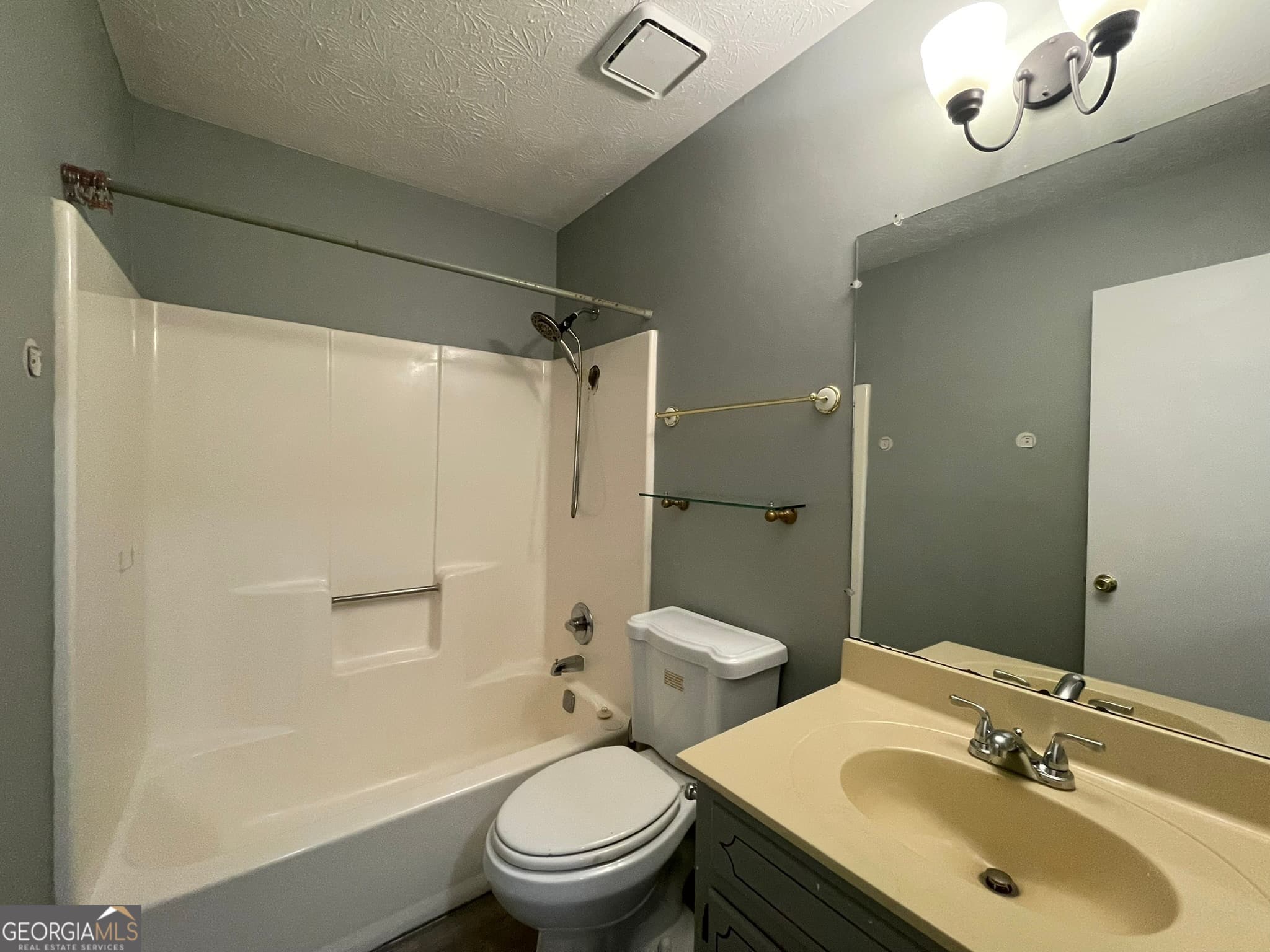 4 bedroom, 2 bathroom, 1,968 sq ft single family residence for rent at 3076 Mill Falls Court, Duluth, GA 30097 for $2,200 a month — photo 9