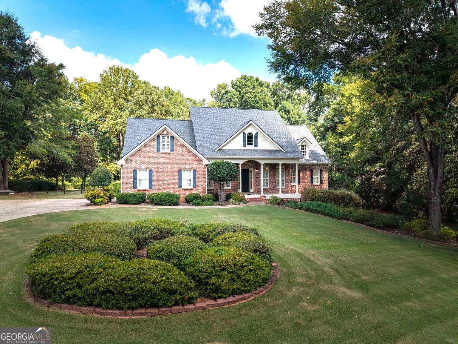 5 bedroom, 4.5 bathroom, 5,567 sq ft single family residence under contract at 105 Meadow Trail, Social Circle, GA 30025 — photo 3