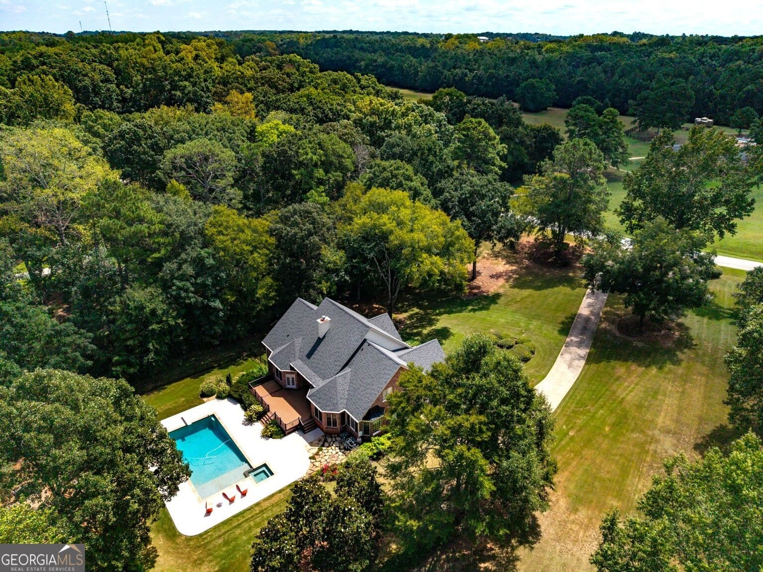 5 bedroom, 4.5 bathroom, 5,567 sq ft single family residence under contract at 105 Meadow Trail, Social Circle, GA 30025 — photo 4