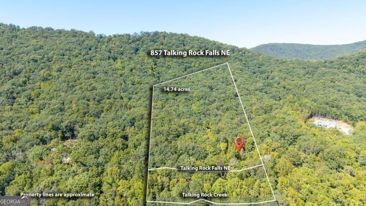 3 bedroom, 4 bathroom, 2,224 sq ft cabin,single family residence for sale at 857 Talking Rock Falls, Jasper, GA 30143 — photo 3