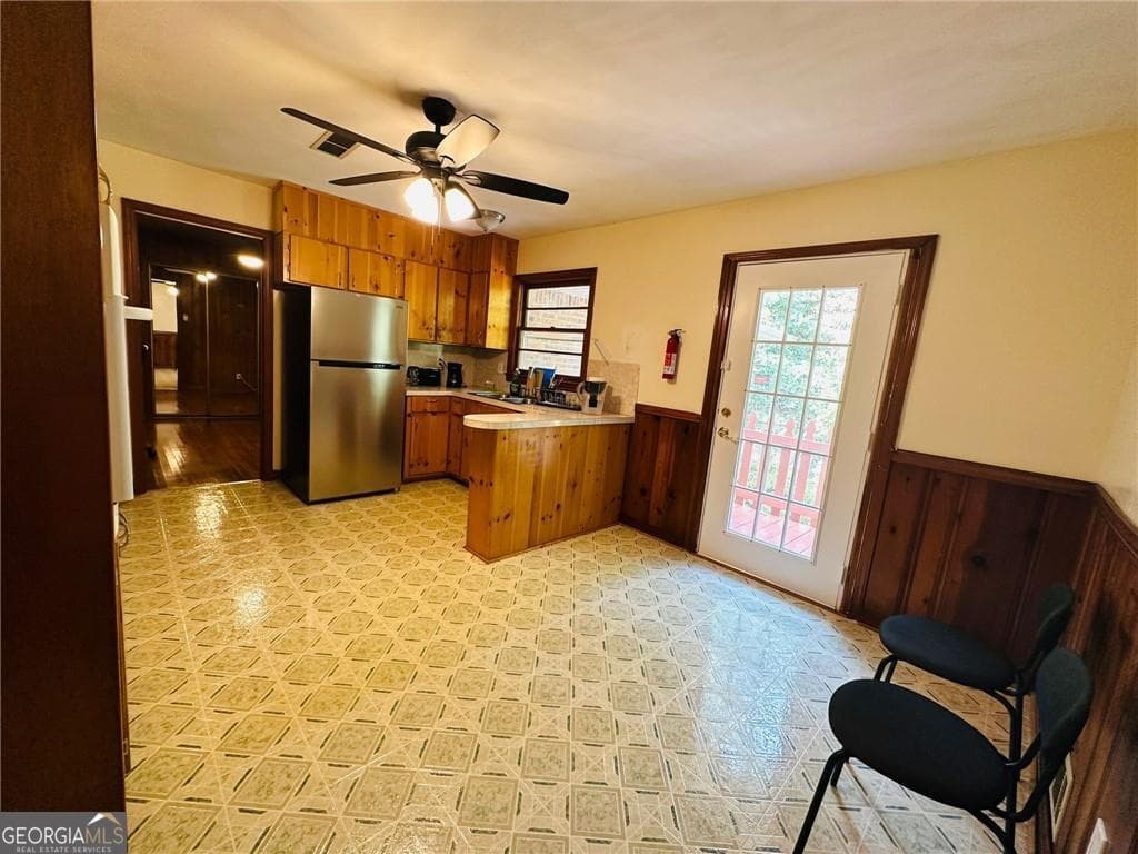 5 bedroom, 3.5 bathroom, 1,938 sq ft single family residence for rent at 6441 Dunmoor Drive, Jonesboro, GA 30236 for $2,500 a month — photo 5