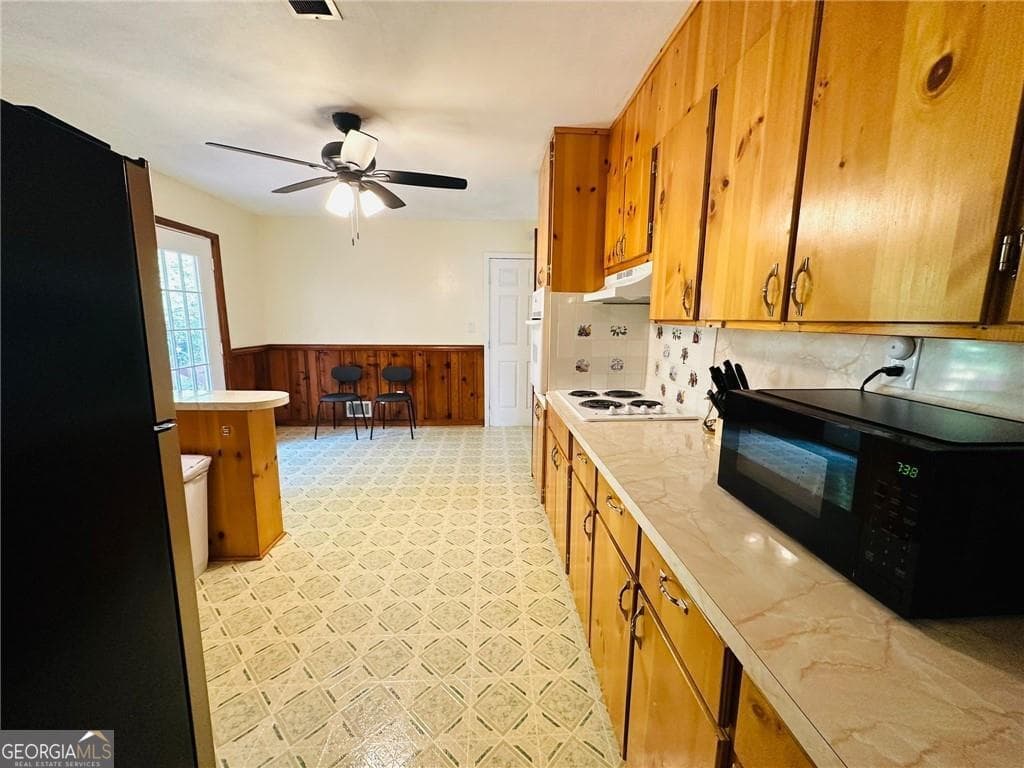 5 bedroom, 3.5 bathroom, 1,938 sq ft single family residence for rent at 6441 Dunmoor Drive, Jonesboro, GA 30236 for $2,500 a month — photo 8