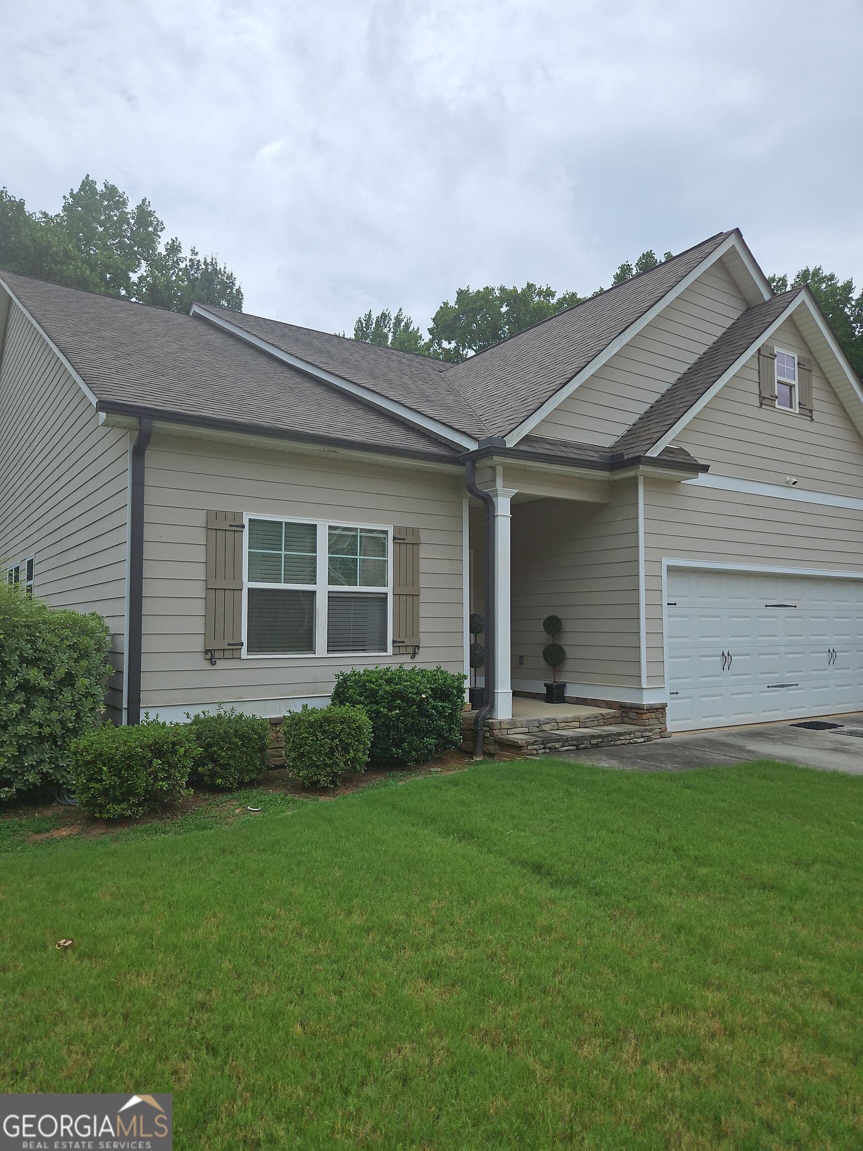 4 bedroom, 3 bathroom, 2,988 sq ft single family residence for sale at 511 Tradition Place, Lagrange, GA 30241 — photo 2