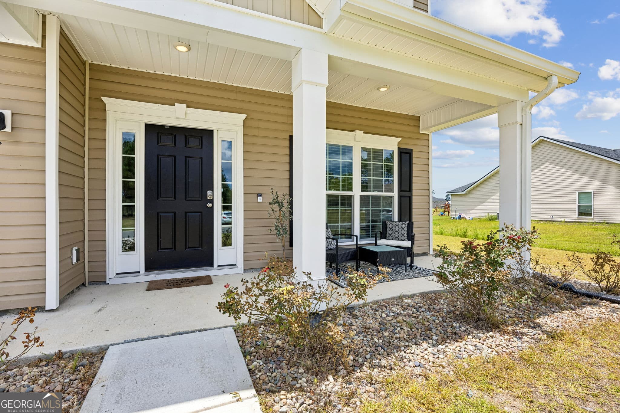 5 bedroom, 3 bathroom, 2,516 sq ft single family residence for sale at 212 Bowline Lane, Kingsland, GA 31548 — photo 3