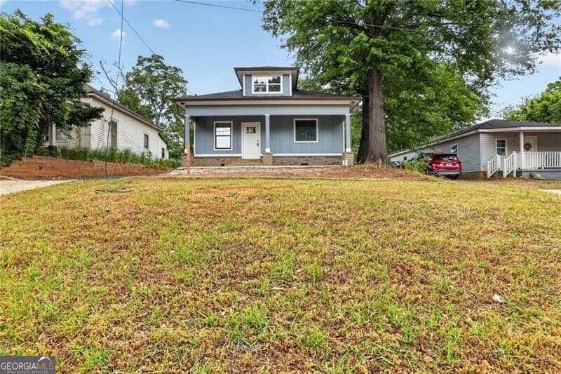 3 bedroom, 2.5 bathroom, 1,500 sq ft single family residence for sale at 607 E Solomon Street, Griffin, GA 30223 — photo 1 of 24