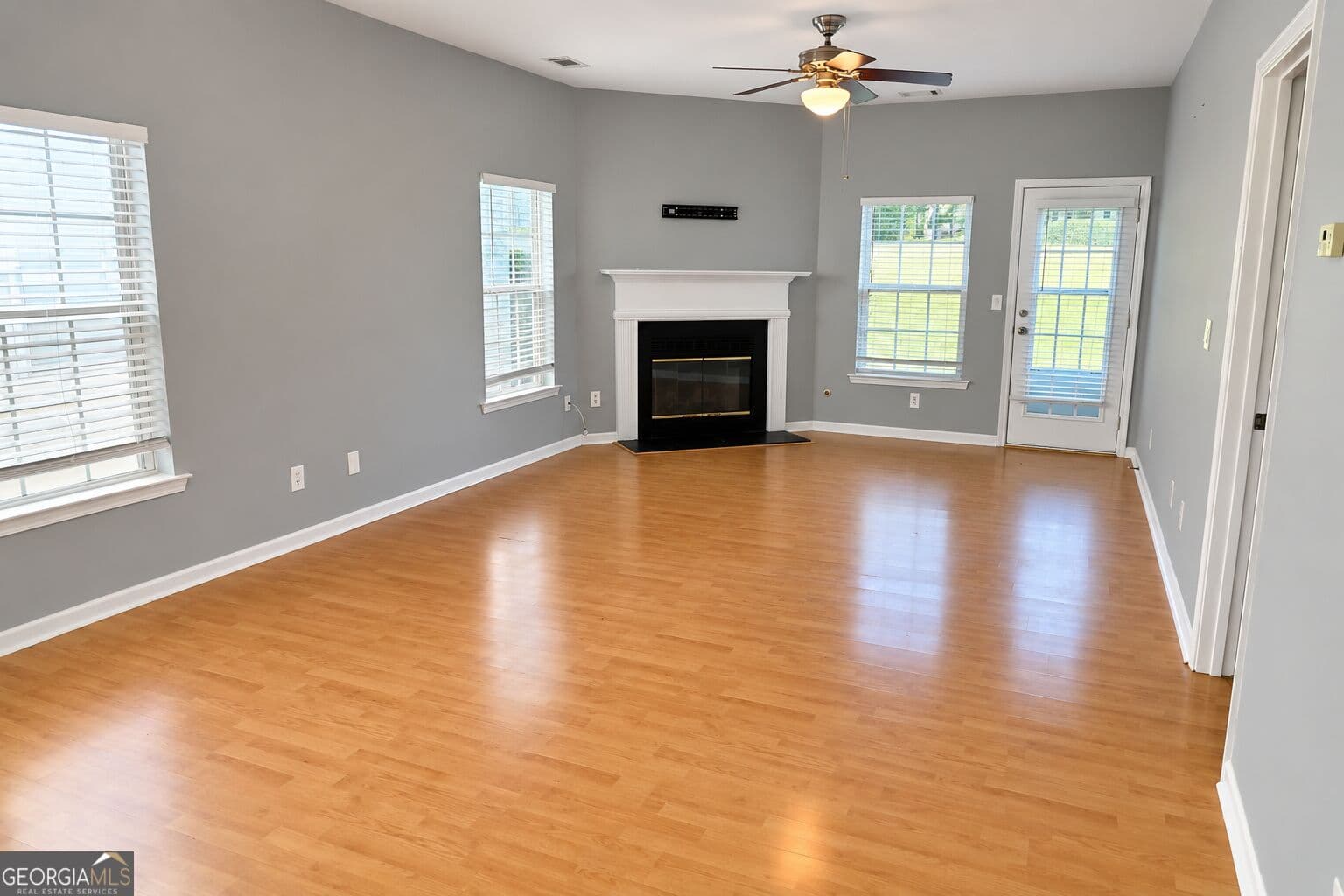 3 bedroom, 2 bathroom single family residence for rent at 1563 Rachels Ridge, Kennesaw, GA 30152 for $2,100 a month — photo 2