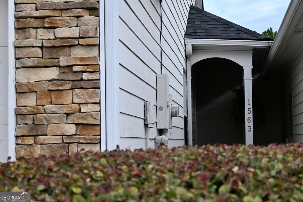 3 bedroom, 2 bathroom single family residence for rent at 1563 Rachels Ridge, Kennesaw, GA 30152 for $2,100 a month — photo 1 of 26