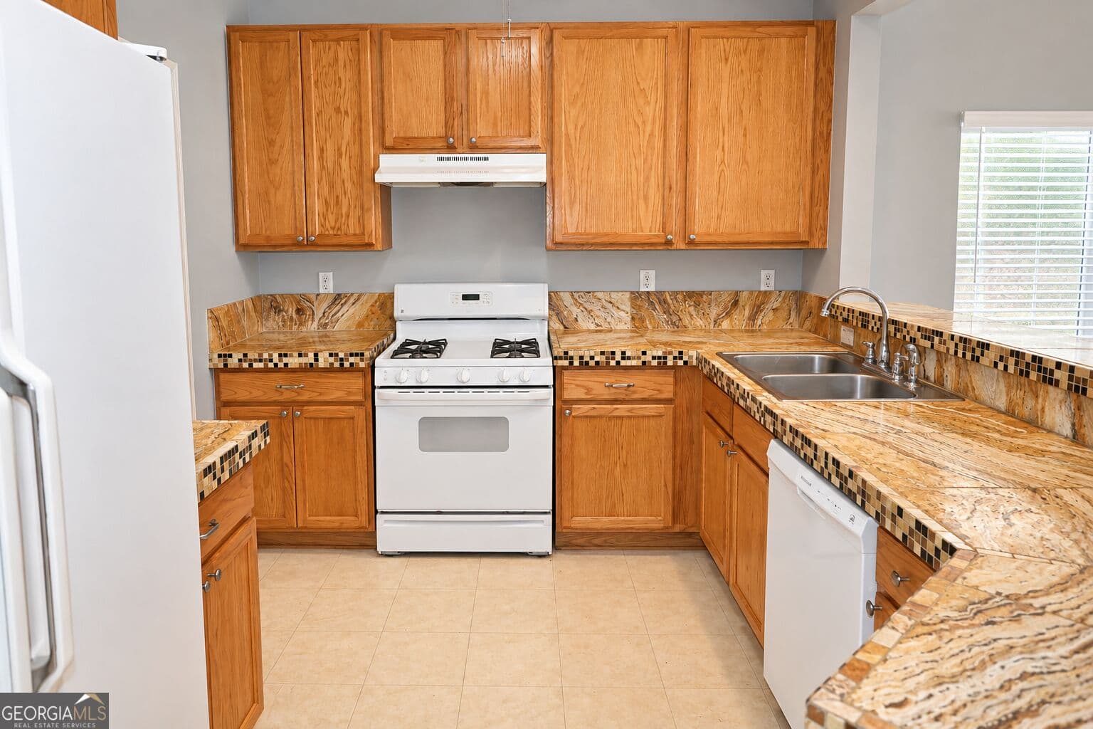 3 bedroom, 2 bathroom single family residence for rent at 1563 Rachels Ridge, Kennesaw, GA 30152 for $2,100 a month — photo 5