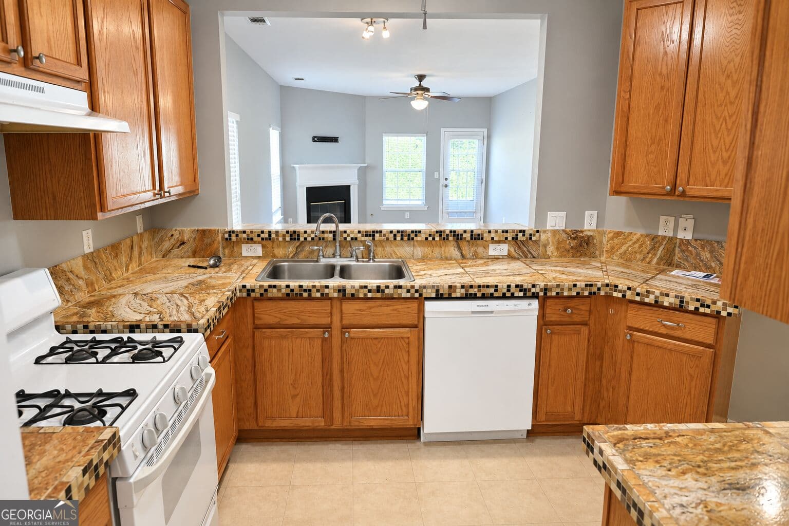 3 bedroom, 2 bathroom single family residence for rent at 1563 Rachels Ridge, Kennesaw, GA 30152 for $2,100 a month — photo 8