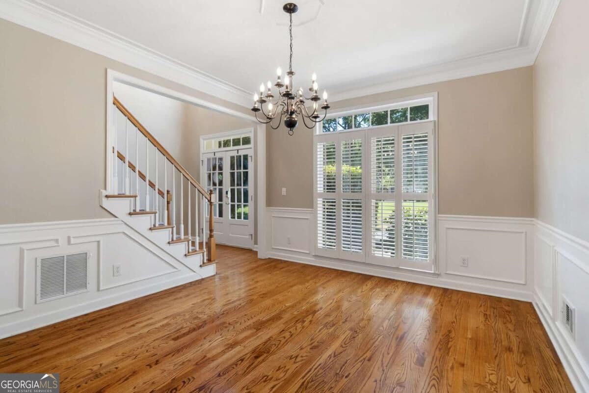 6 bedroom, 5 bathroom, 3,720 sq ft single family residence for sale at 135 Grand Avenue, Suwanee, GA 30024 — photo 7
