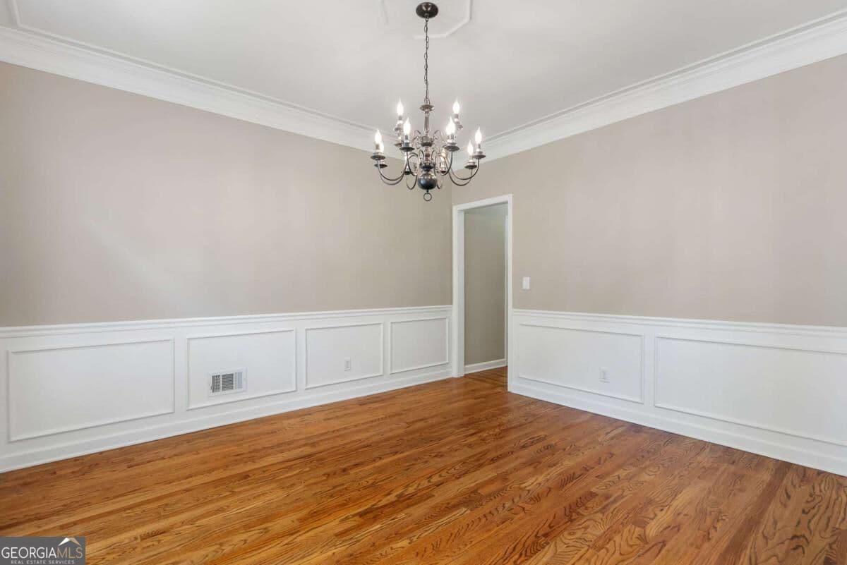 6 bedroom, 5 bathroom, 3,720 sq ft single family residence for sale at 135 Grand Avenue, Suwanee, GA 30024 — photo 8