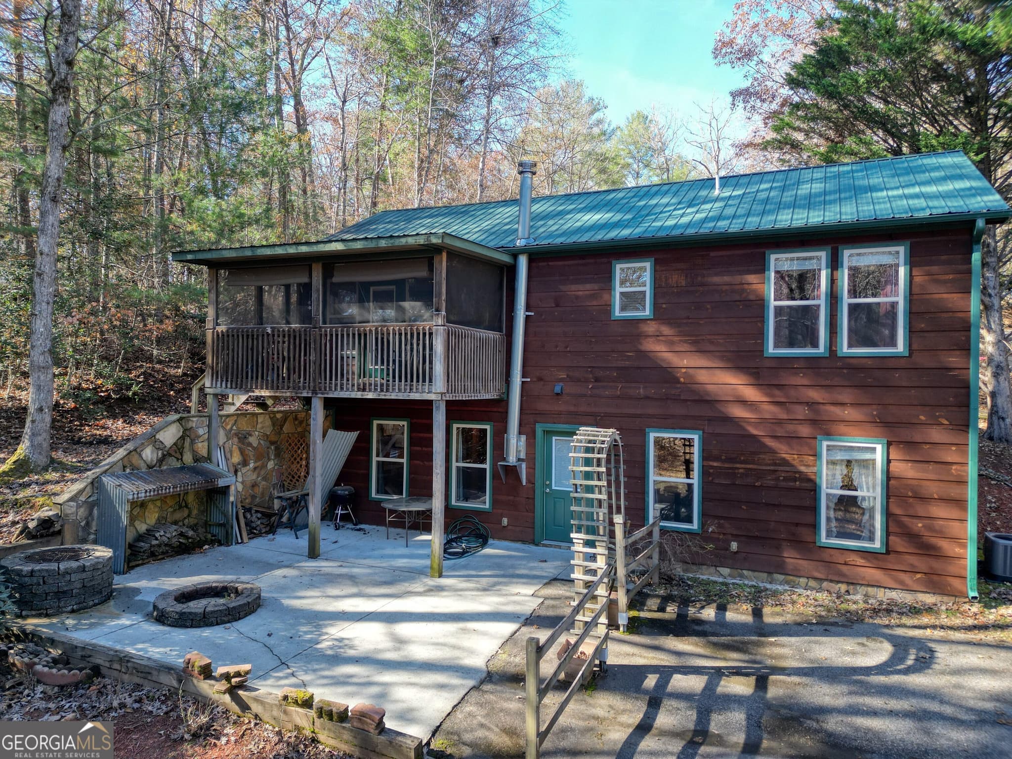 3 bedroom, 3 bathroom cabin,single family residence for sale at 518 Rizzitello Lane 9, Blairsville, GA 30512 — photo 2