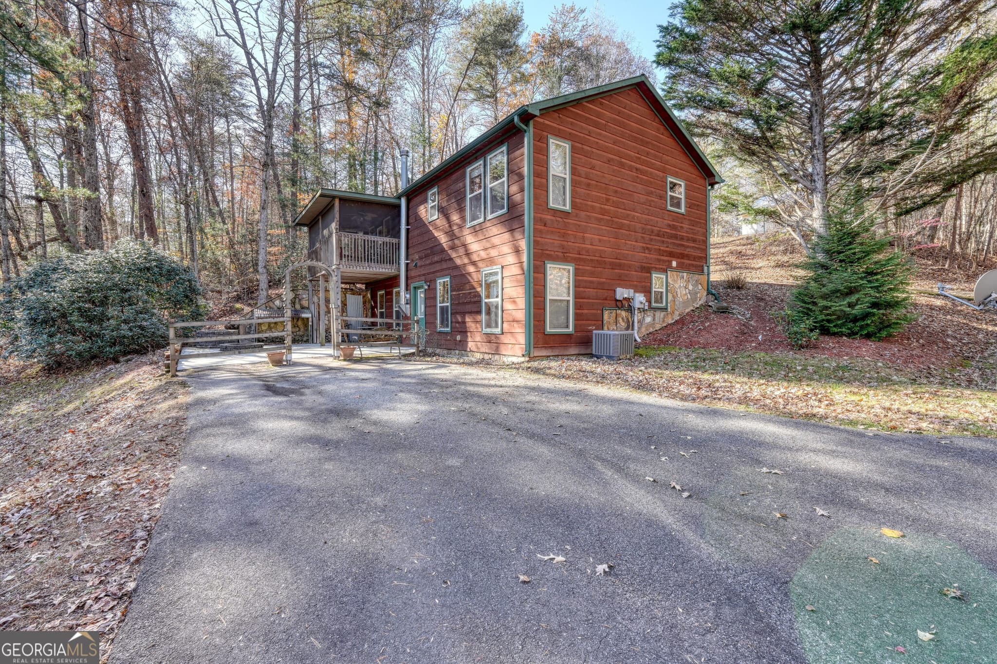 3 bedroom, 3 bathroom cabin,single family residence for sale at 518 Rizzitello Lane 9, Blairsville, GA 30512 — photo 3