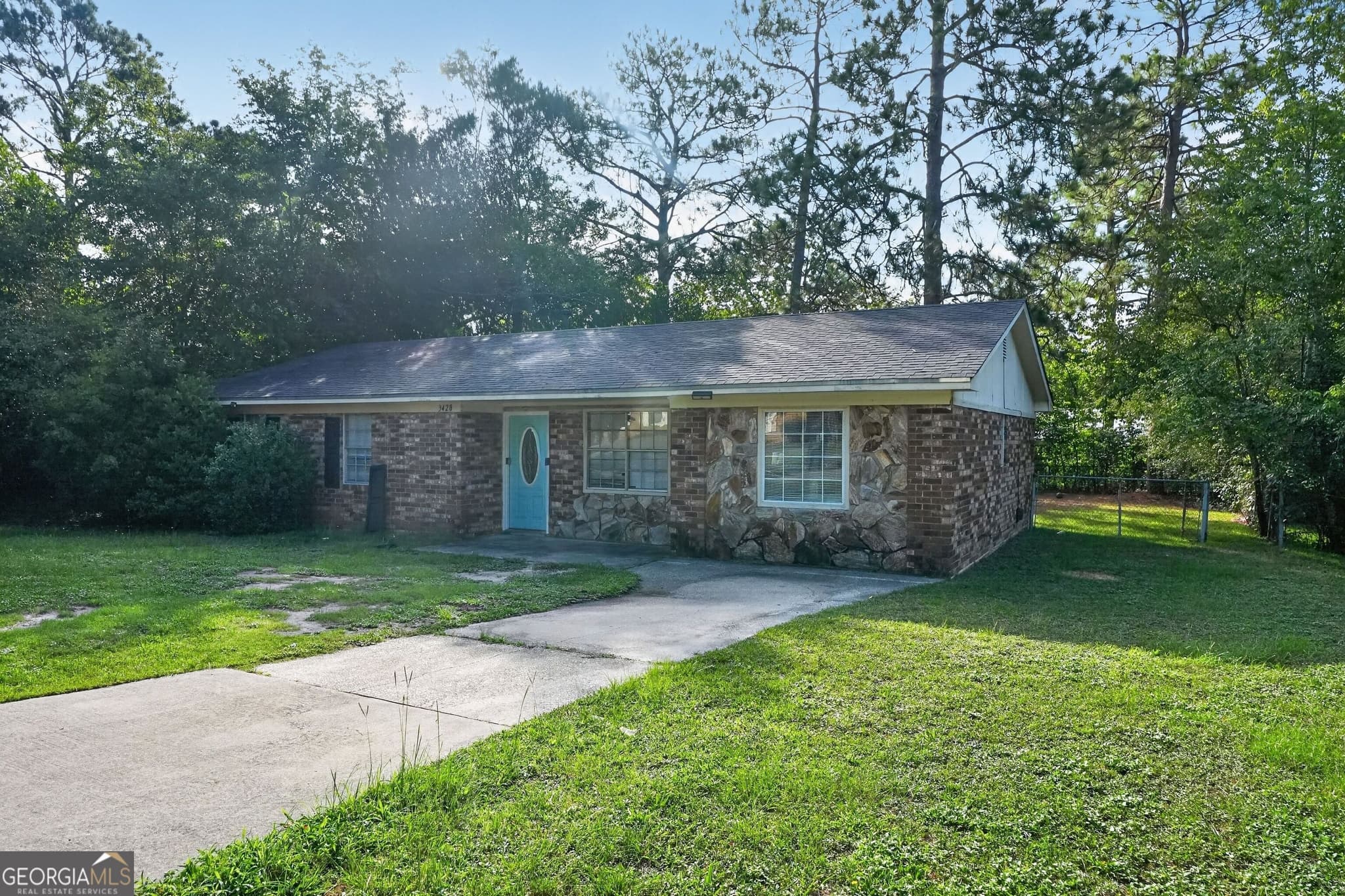 3 bedroom, 1.5 bathroom, 1,278 sq ft single family residence under contract at 3428 Kensington Drive, Augusta, GA 30906 — photo 2