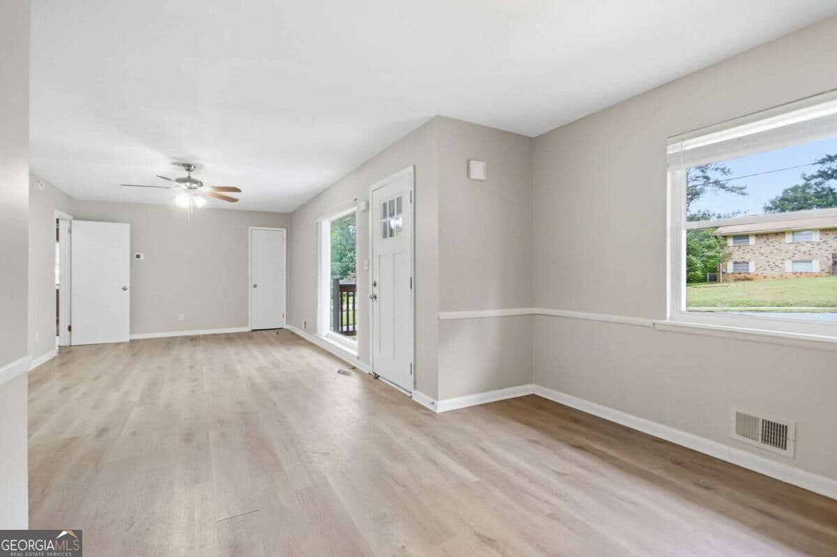 4 bedroom, 2 bathroom, 1,478 sq ft single family residence for sale at 2434 Shamrock Drive, Decatur, GA 30032 — photo 5