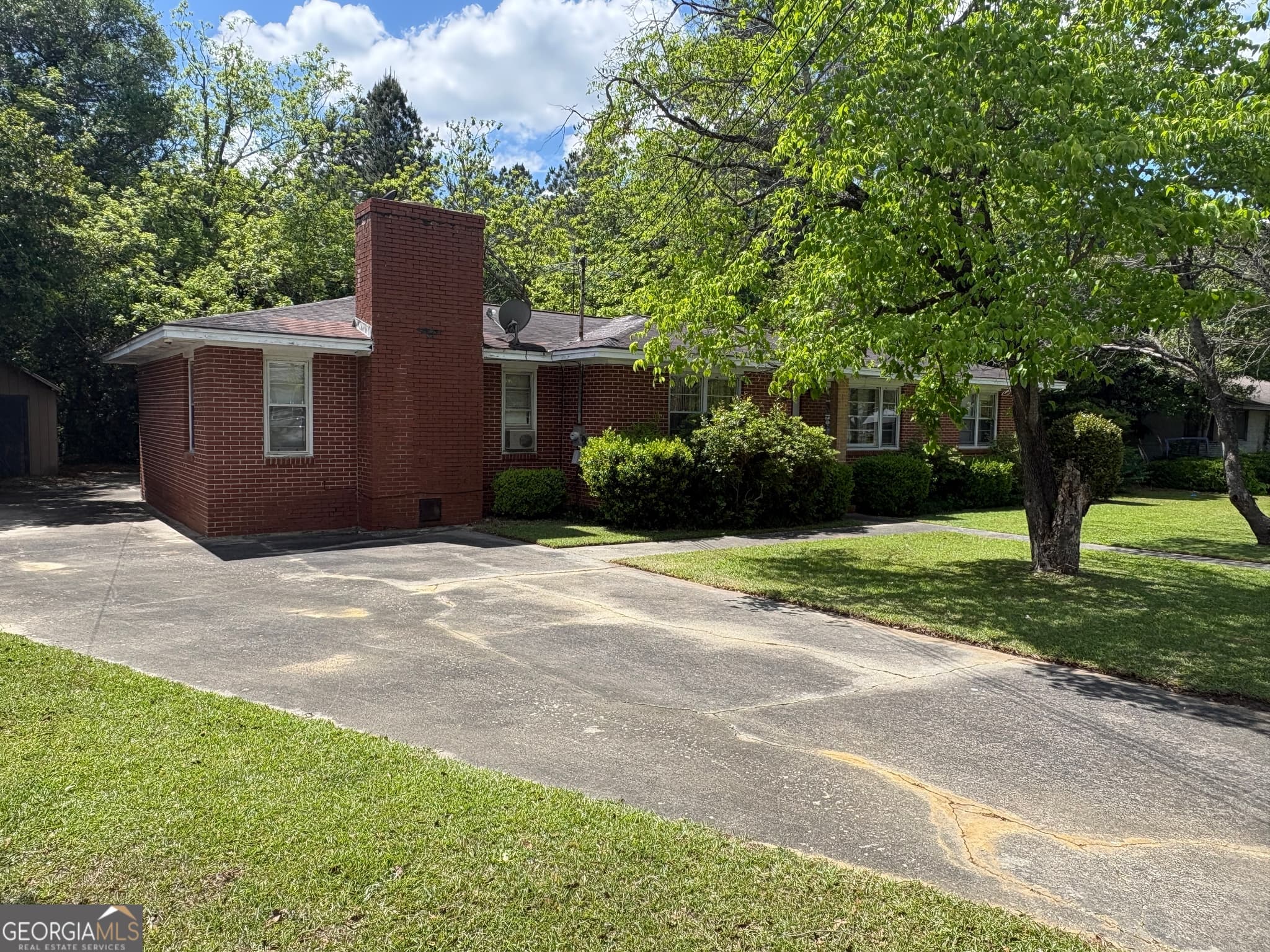 3 bedroom, 2 bathroom, 1,804 sq ft single family residence for sale at 5735 Fitzgerald Street, Eastman, GA 31023 — photo 3