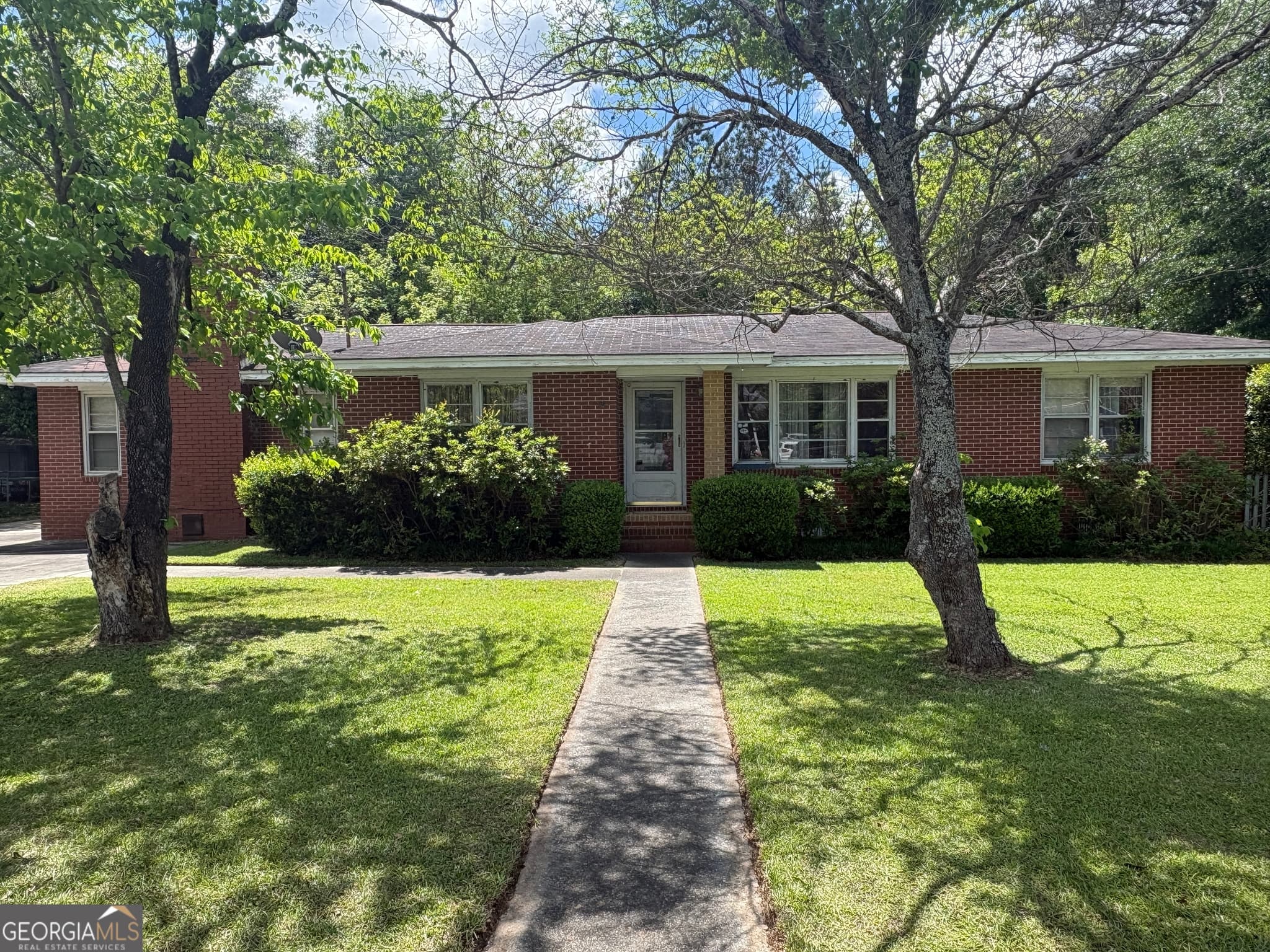 3 bedroom, 2 bathroom, 1,804 sq ft single family residence for sale at 5735 Fitzgerald Street, Eastman, GA 31023