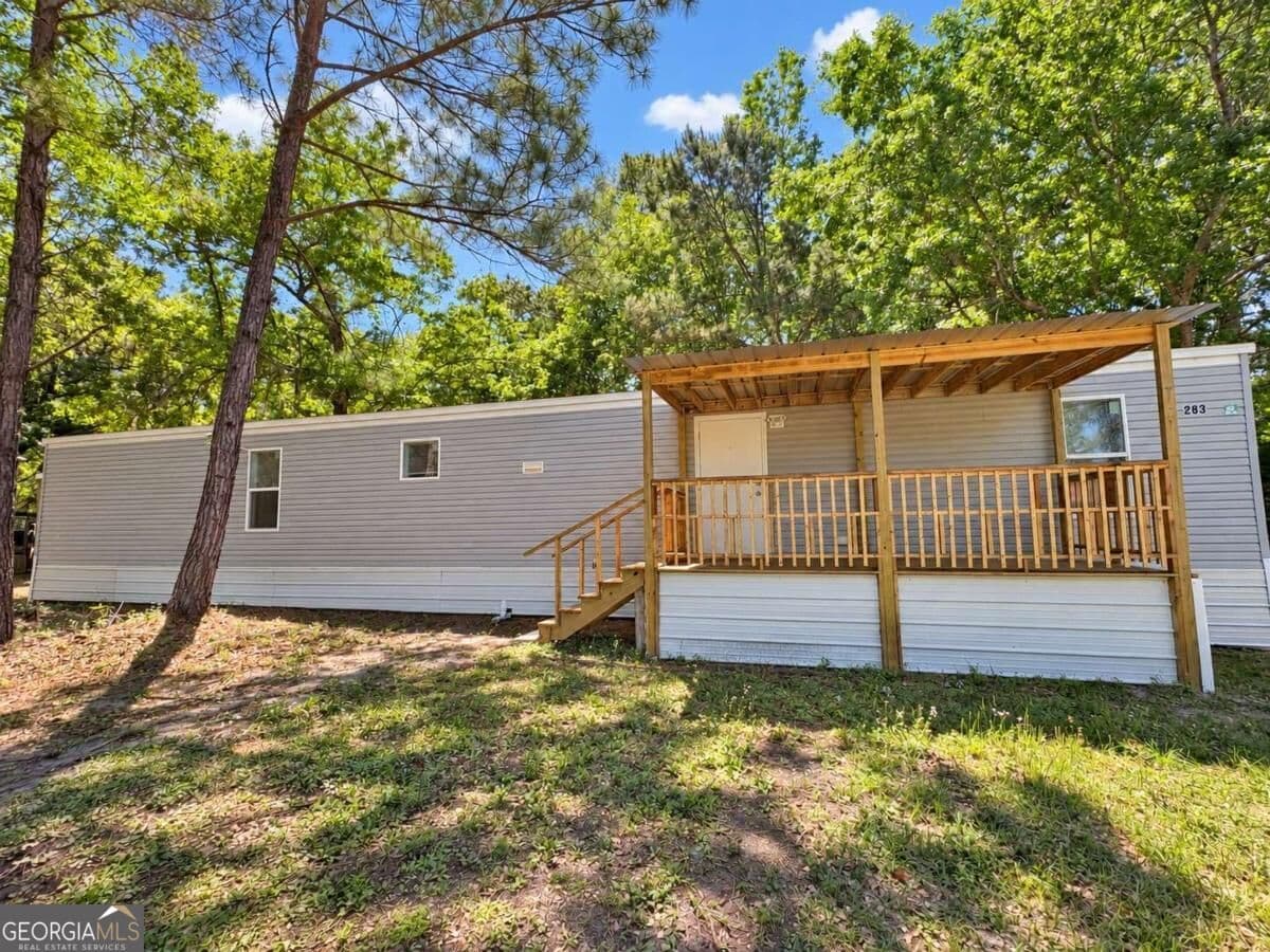 3 bedroom, 2 bathroom, 953 sq ft manufactured home,single family residence for rent at 203 Sloan Street, St. Marys, GA 31558 for $1,500 a month — photo 2