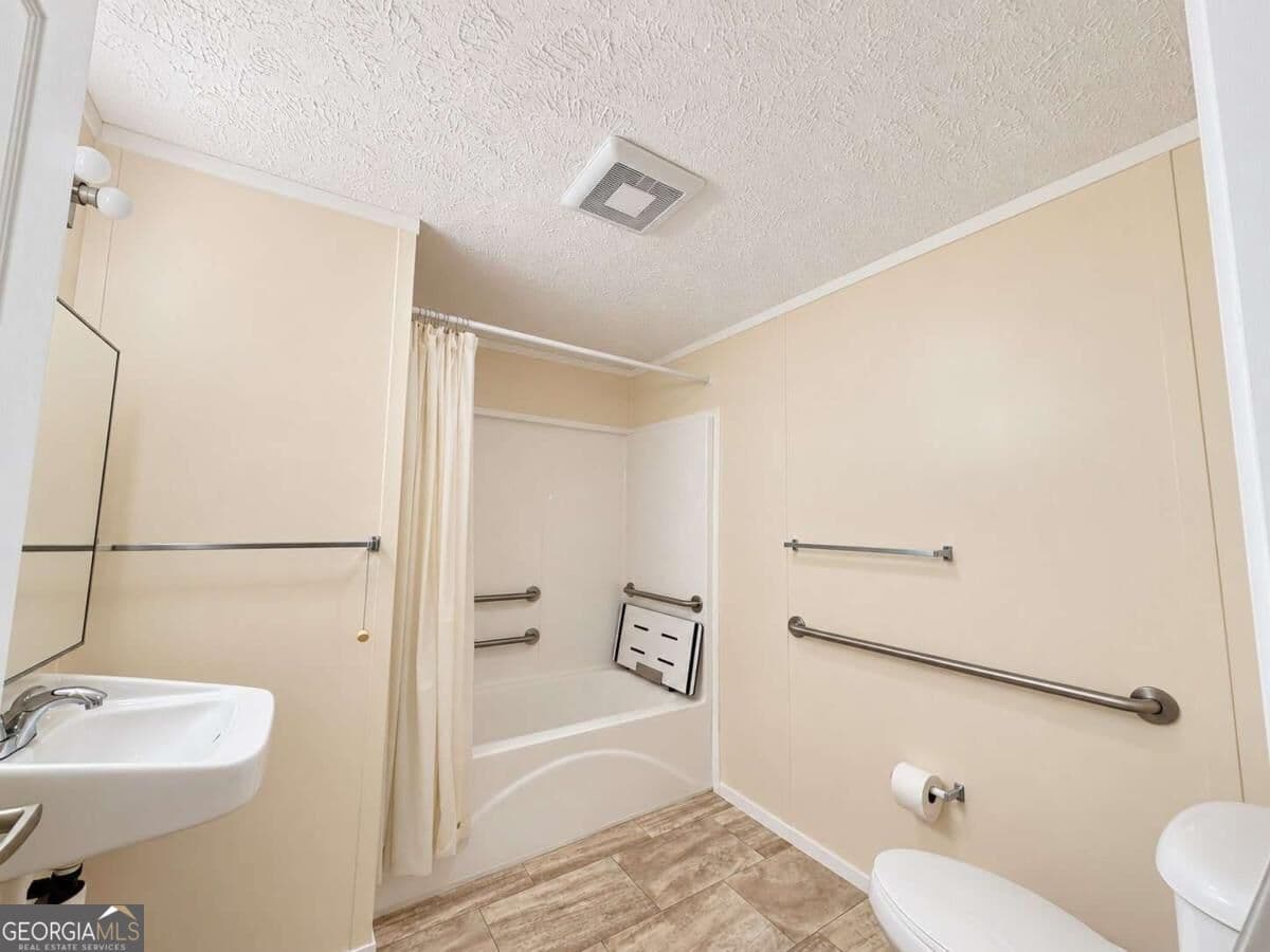 3 bedroom, 2 bathroom, 953 sq ft manufactured home,single family residence for rent at 203 Sloan Street, St. Marys, GA 31558 for $1,500 a month — photo 10