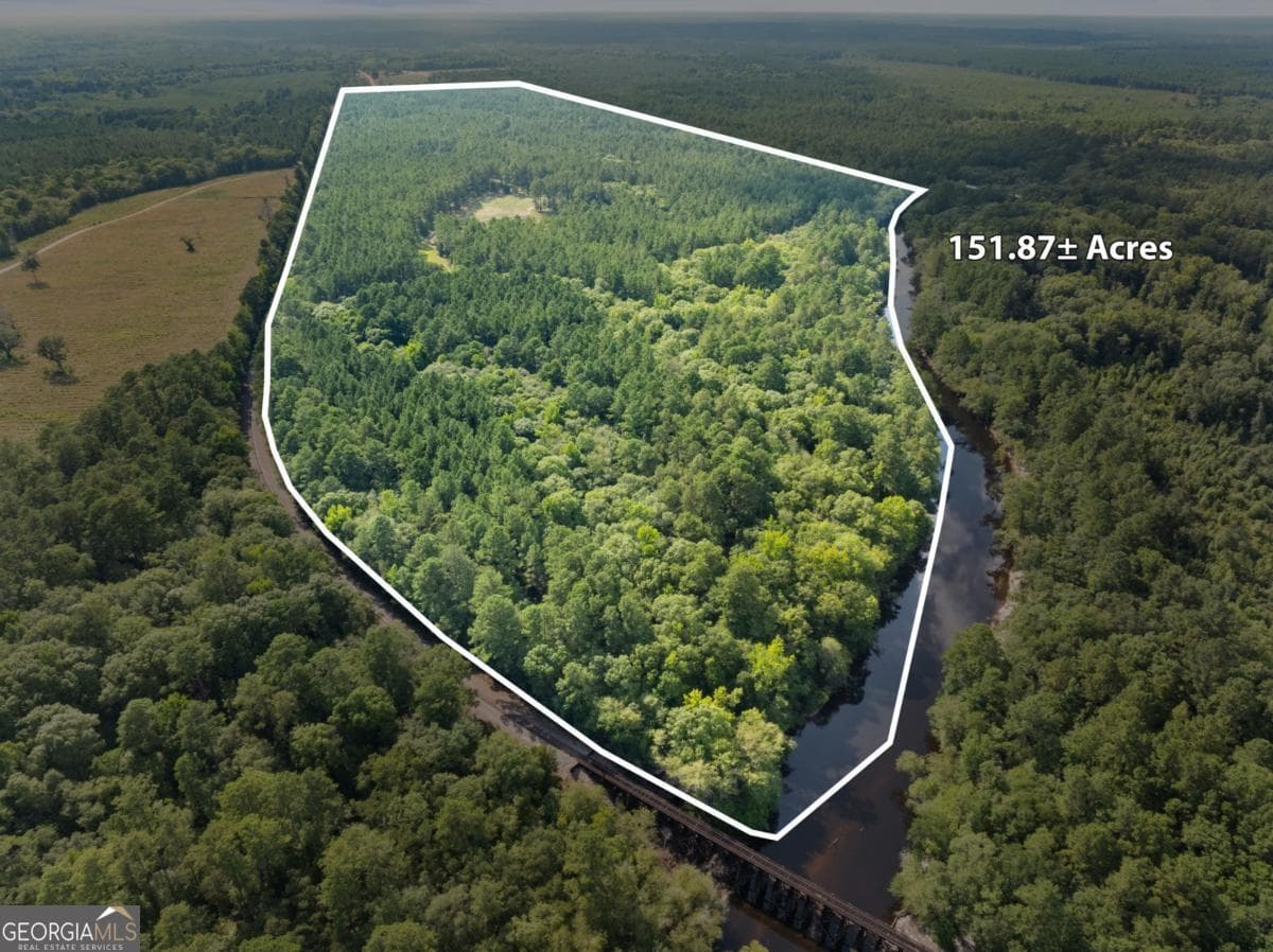 3 bedroom, 2 bathroom, 1,533 sq ft cabin,single family residence for sale at 13320 Sunbury Road, Claxton, GA 30417 — photo 2
