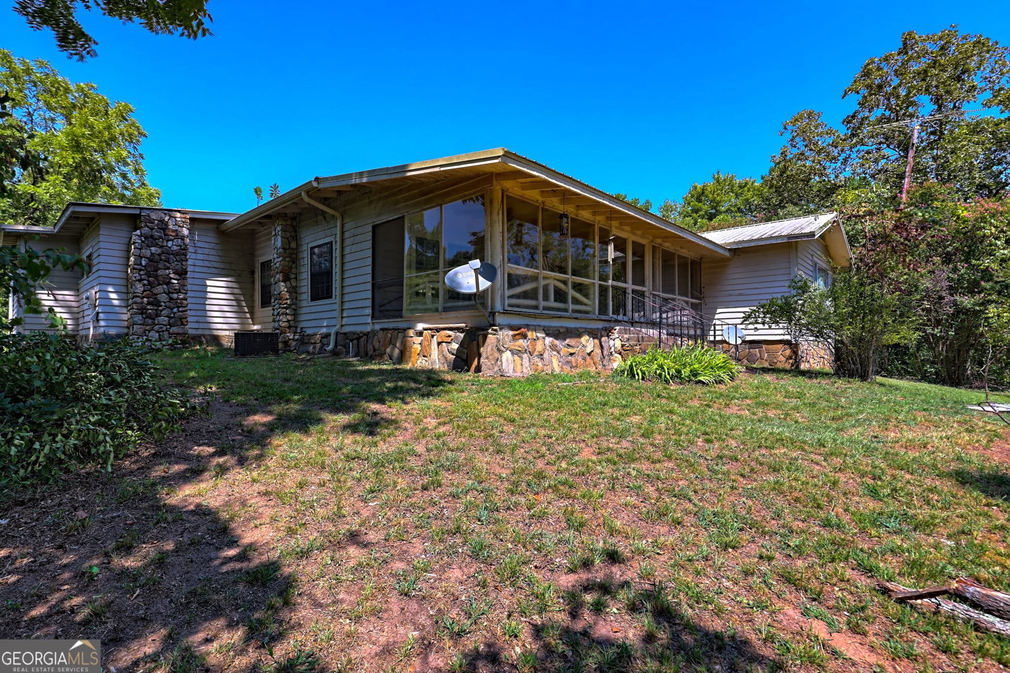 2 bedroom, 2 bathroom, 2,365 sq ft farm for sale at 23 Tanglewood Lane, Lakemont, GA 30552 — photo 4