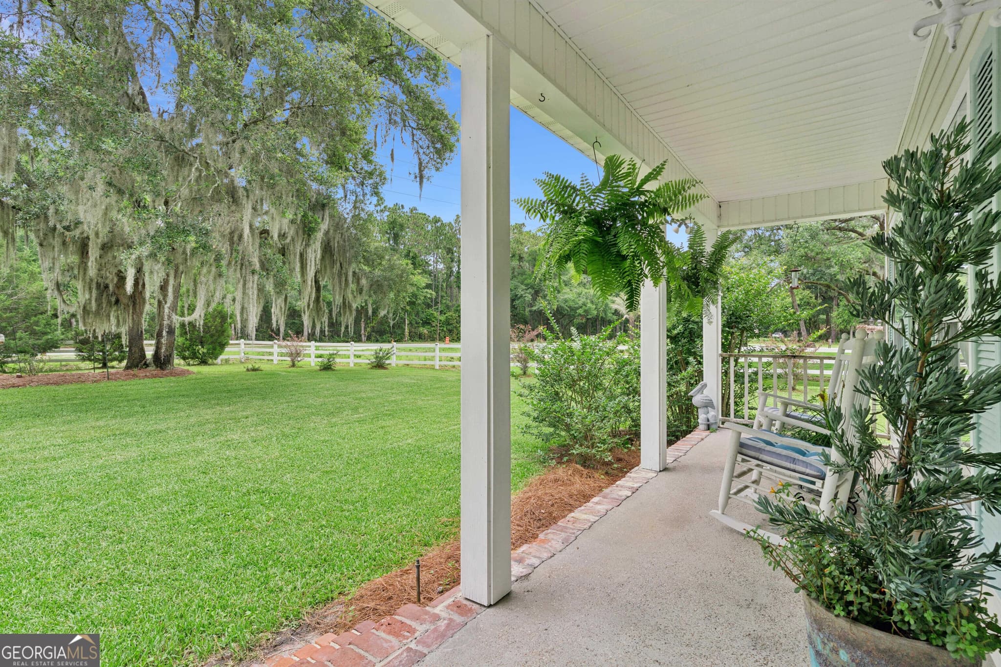 5 bedroom, 2.5 bathroom, 2,523 sq ft single family residence for sale at 112 Burns Landing, St. Simons, GA 31522 — photo 6