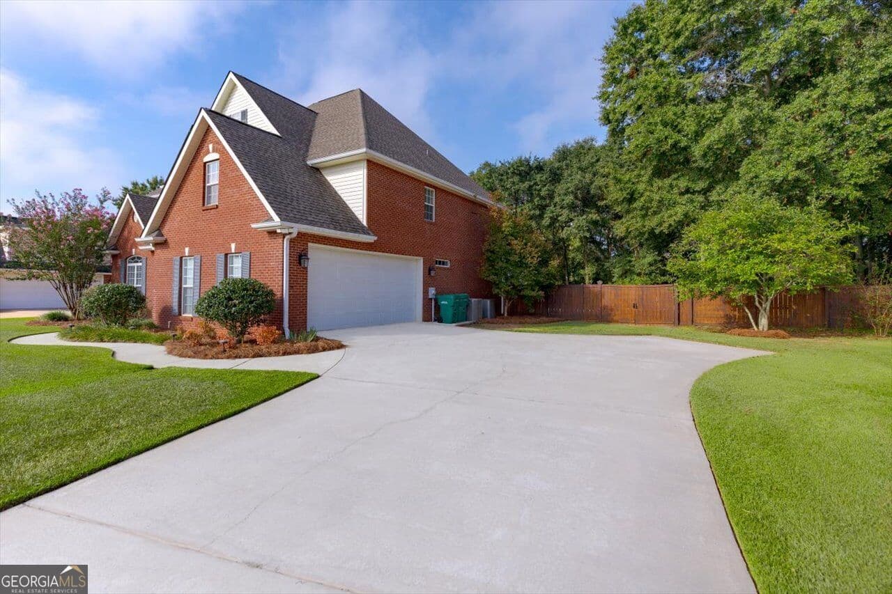 5 bedroom, 3 bathroom, 3,466 sq ft single family residence for sale at 211 White Columns Drive, Kathleen, GA 31047 — photo 7