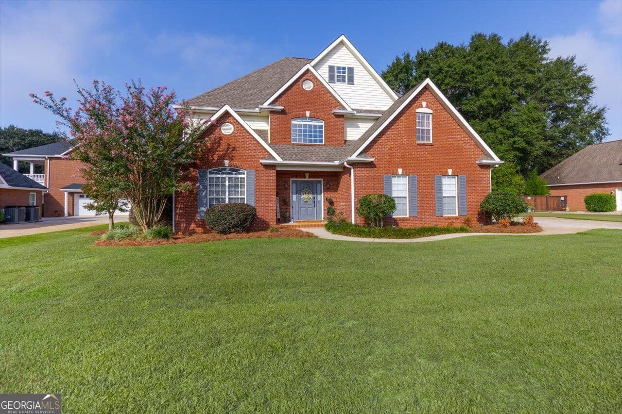 5 bedroom, 3 bathroom, 3,466 sq ft single family residence for sale at 211 White Columns Drive, Kathleen, GA 31047 — photo 5
