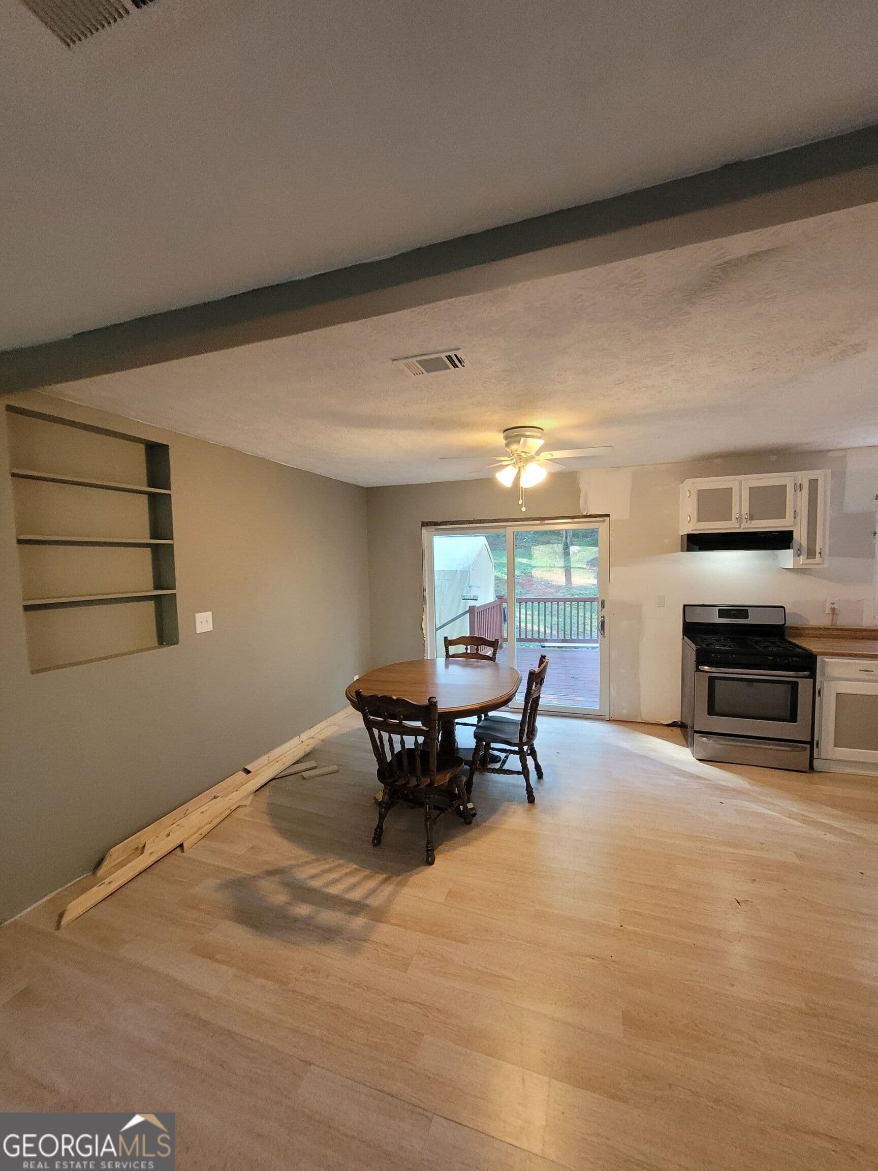 3 bedroom, 1 bathroom, 1,344 sq ft single family residence for sale at 1400 Sycamore Drive, Kennesaw, GA 30152 — photo 3