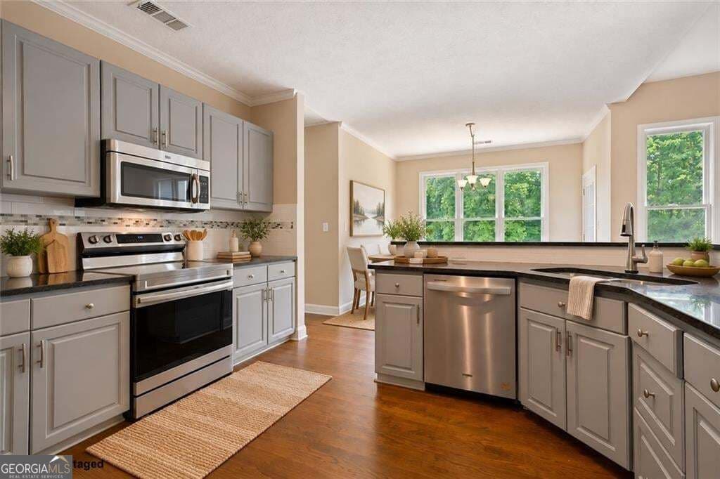 4 bedroom, 3 bathroom, 3,041 sq ft single family residence for sale at 93 Overlook Circle, Dawsonville, GA 30534 — photo 5