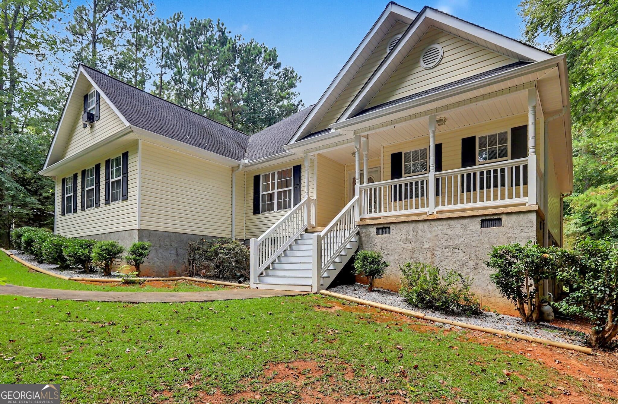 3 bedroom, 2 bathroom, 2,178 sq ft single family residence for sale at 51 Creekwood Drive, Griffin, GA 30223 — photo 2