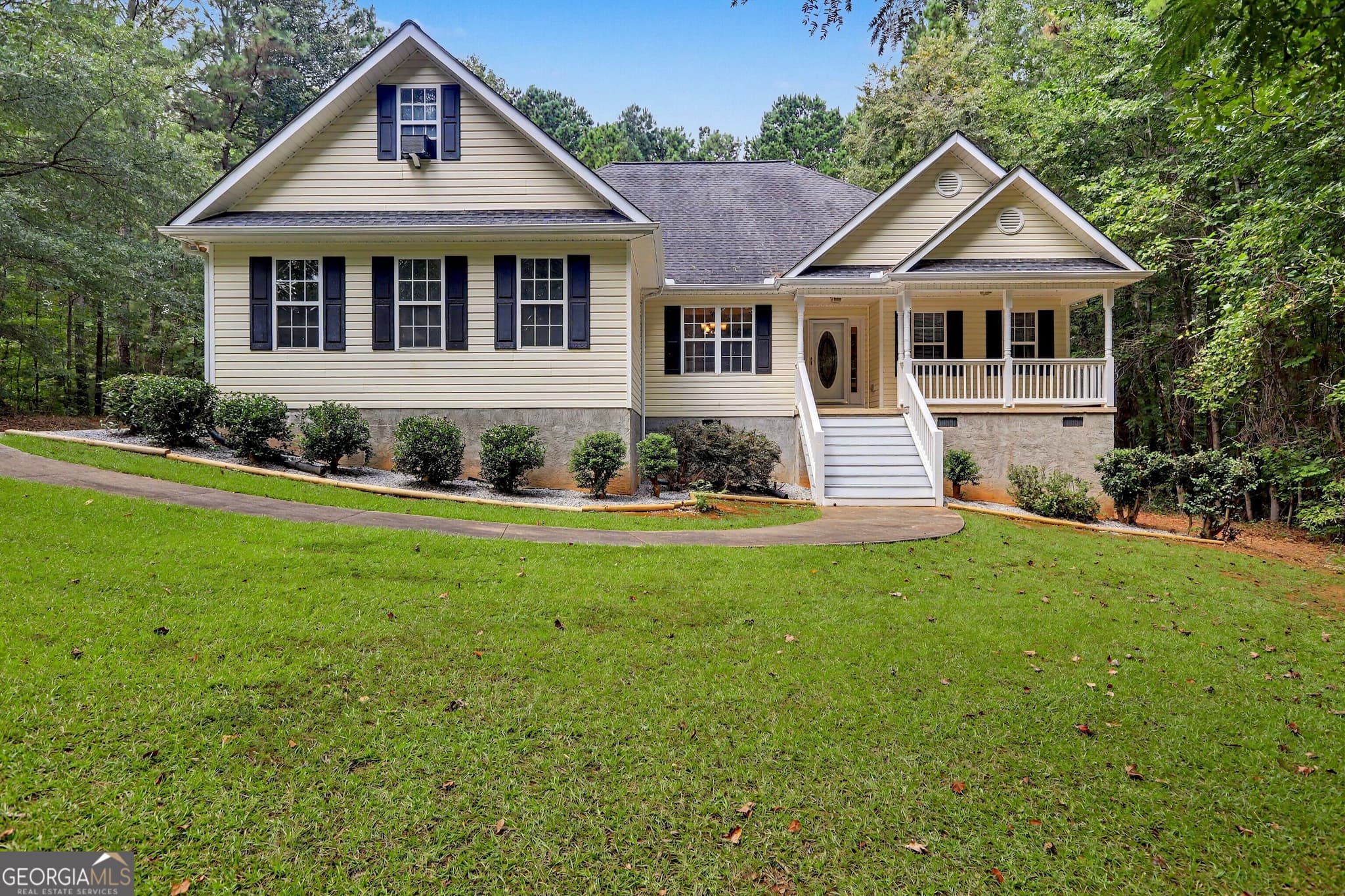 3 bedroom, 2 bathroom, 2,178 sq ft single family residence for sale at 51 Creekwood Drive, Griffin, GA 30223 — photo 1 of 61