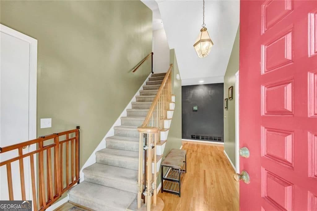 4 bedroom, 2.5 bathroom, 3,608 sq ft single family residence for sale at 5080 Nesbit Ferry Lane, Sandy Springs, GA 30350 — photo 8