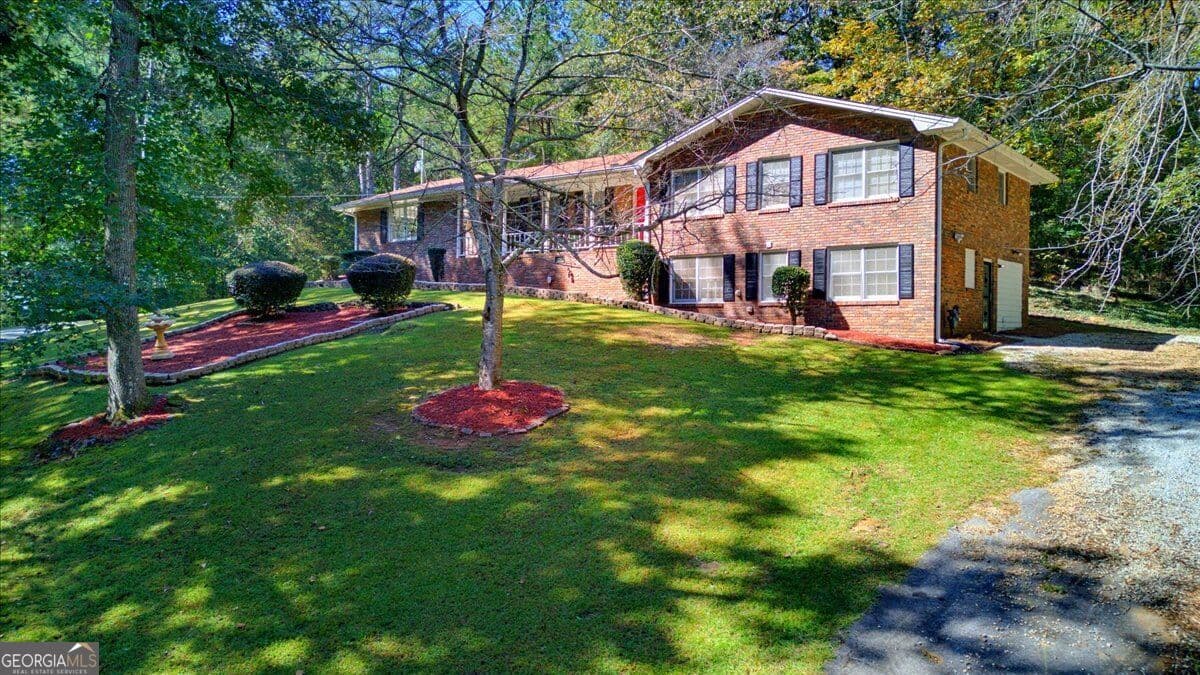 6 bedroom, 4 bathroom, 3,640 sq ft single family residence for rent at 4367 Berline Drive, Lithonia, GA 30038 for $2,550 a month — photo 1 of 29