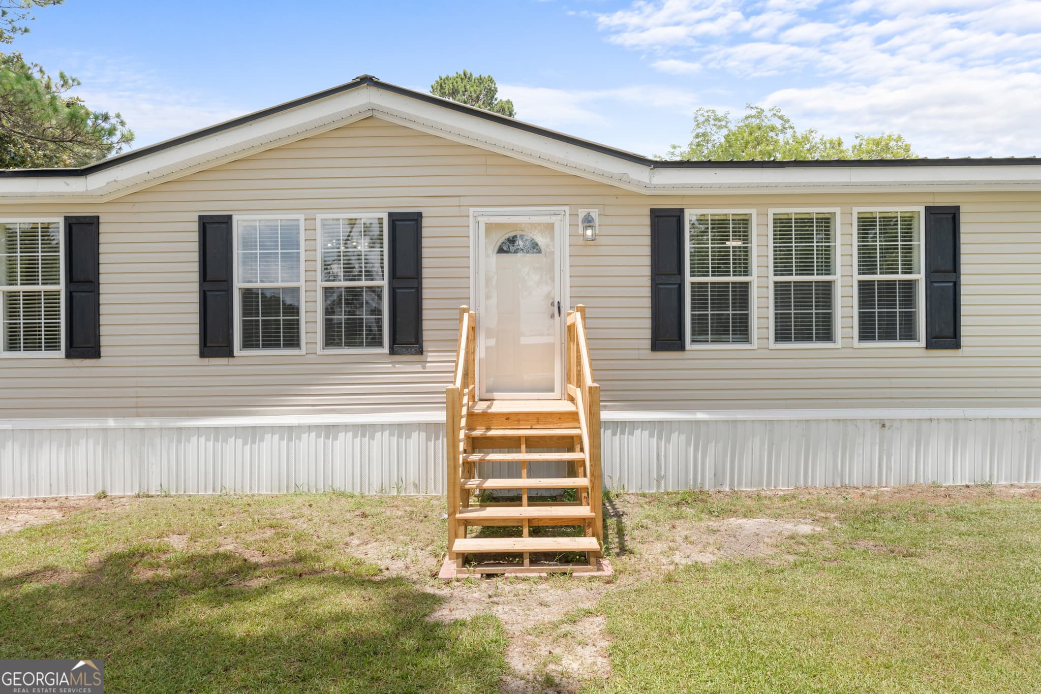 3 bedroom, 2 bathroom, 2,240 sq ft manufactured home,single family residence under contract at 703 Dave Callaway Road, Collins, GA 30421 — photo 4
