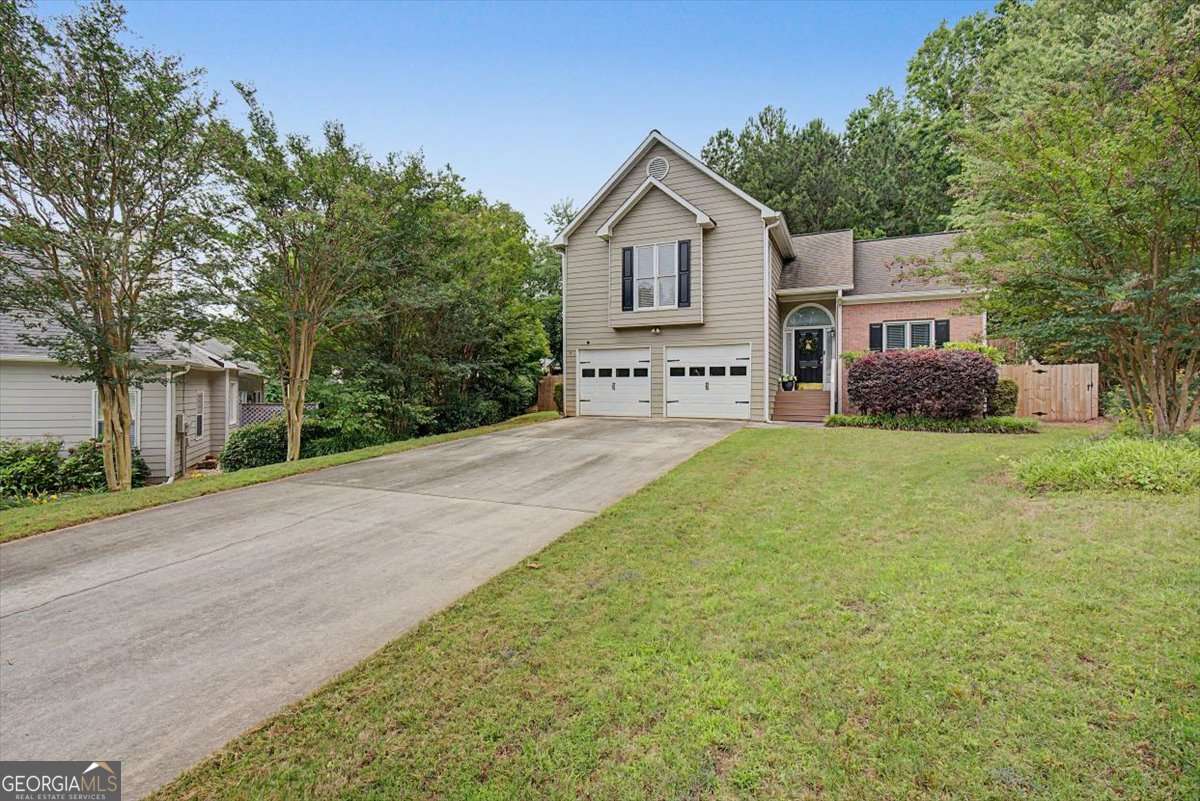 3 bedroom, 2.5 bathroom single family residence sold at 4057 Glenlake Trace, Kennesaw, GA 30144