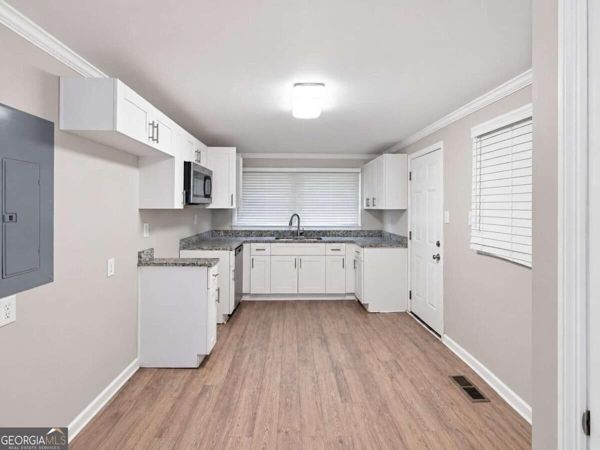 4 bedroom, 2 bathroom, 1,610 sq ft single family residence for sale at 3447 Jackson Drive, Decatur, GA 30032 — photo 8