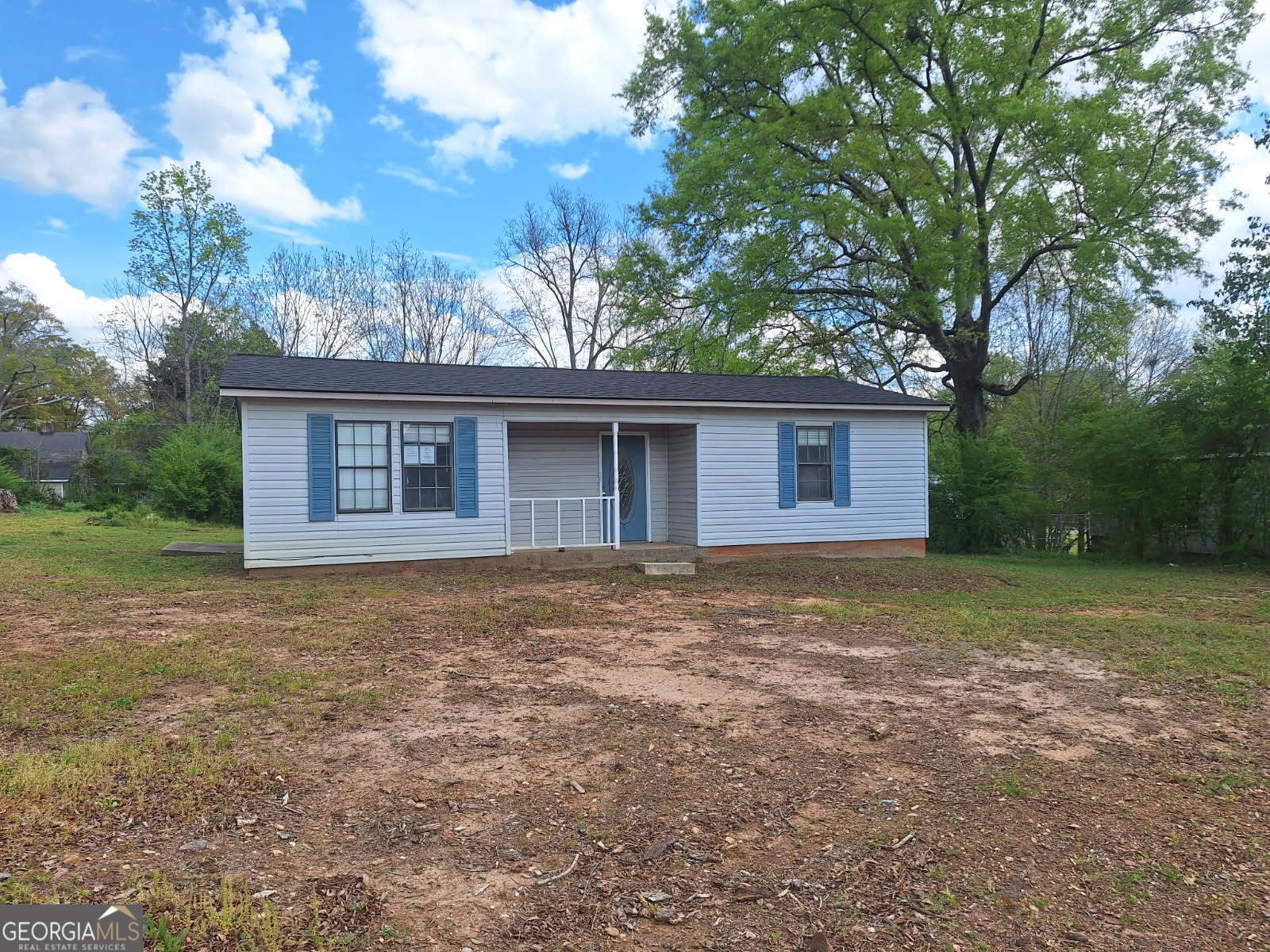 2 bedroom, 1 bathroom, 916 sq ft single family residence for sale at 3606 24th Avenue, Valley, AL 36854 — photo 2