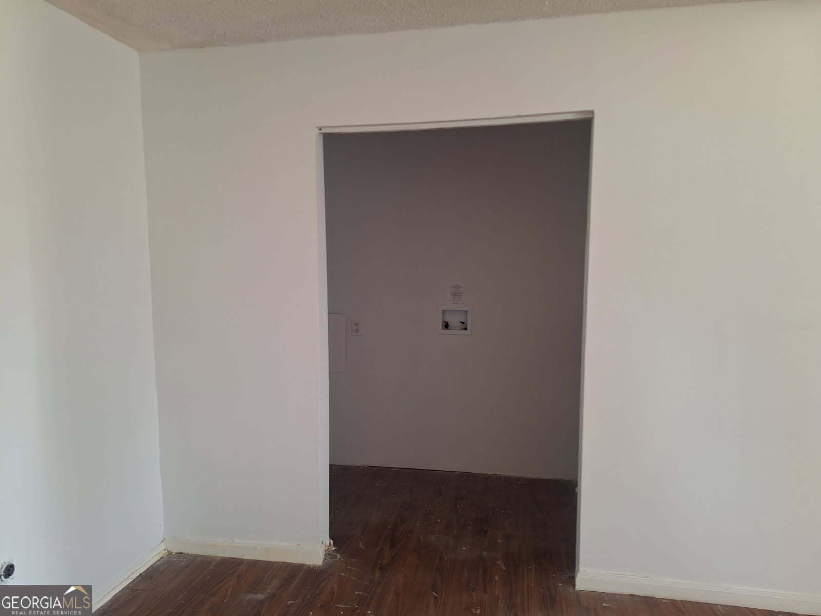 2 bedroom, 1 bathroom, 916 sq ft single family residence for sale at 3606 24th Avenue, Valley, AL 36854 — photo 4