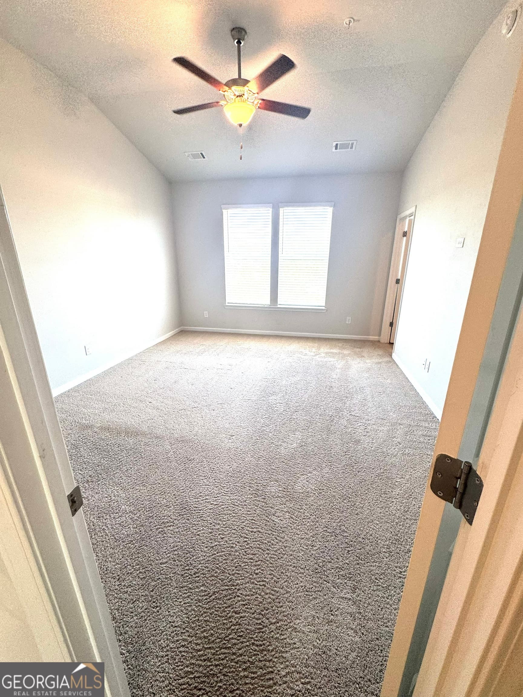 4 bedroom, 2.5 bathroom, 1,897 sq ft townhouse for sale at 225 Cobalt Drive, Fayetteville, GA 30214 — photo 6