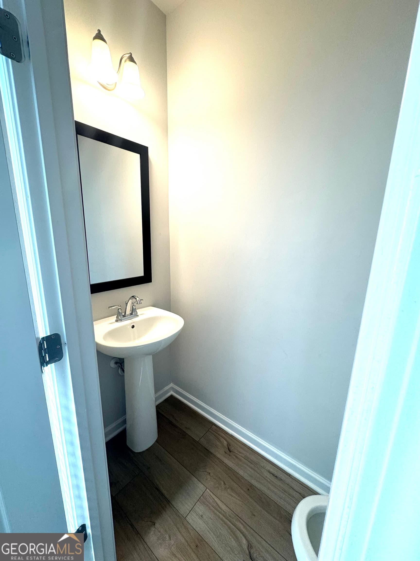 4 bedroom, 2.5 bathroom, 1,897 sq ft townhouse for sale at 225 Cobalt Drive, Fayetteville, GA 30214 — photo 5